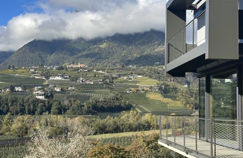 Schenna Villa | Amplio oasis de calma con una maravillosa vista entre Schenna y Meran.