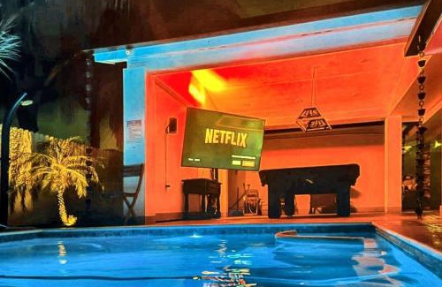 Miami Gardens Villa | Luxury Villa with Heated Pool, Jaccuzzi, Gym, Games and More