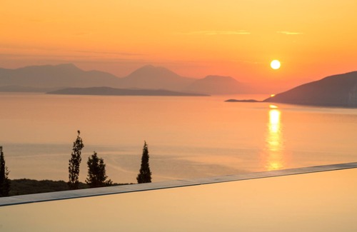 Fiskardo Villa | Villa de lujo con piscina infinita, espectacular vista al mar, 10 minutos a pie de Fiscardo.