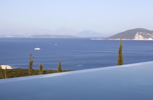 Fiskardo Villa | Villa de lujo con piscina infinita, espectacular vista al mar, 10 minutos a pie de Fiscardo.