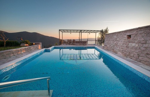 Tomicici Villa | Villa de lujo con unas vistas impresionantes. Piscina 3 Bedrooms▪6 Duermen ▪2 Baños ▪Private