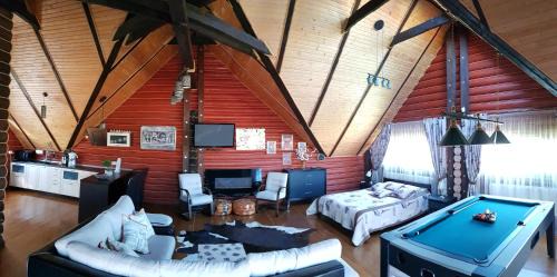 Chernovtsy Villa | Luxury Villa with pool and sauna