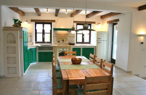 Bartolici Villa | Villa de lujo con impresionantes vistas y un ambiente relajante.