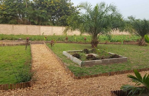 Lome Villa | Villa de lujo con piscina a 35 km de Lomé en el camino a Kpalimé