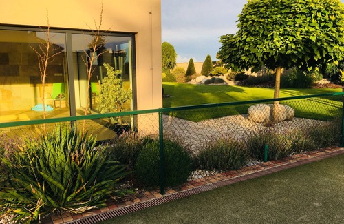 Cestlice Villa | Villa de lujo con piscina y pista de tenis