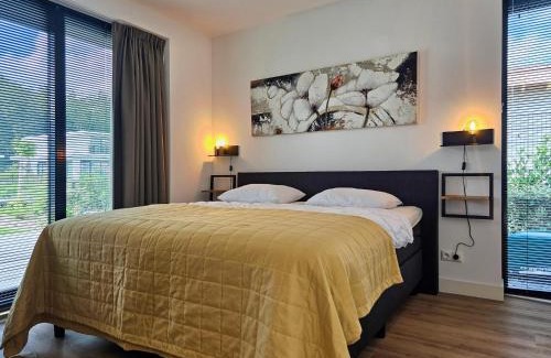 Zeewolde Casa | Luxury villa with veranda, canoe, cleaning included