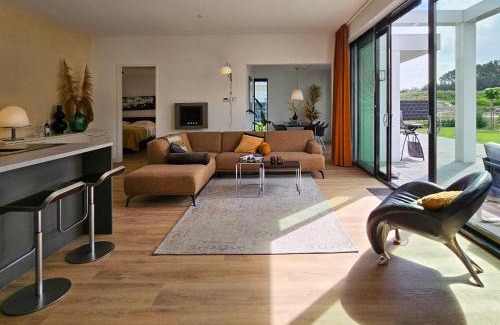 Zeewolde Casa | Luxury villa with veranda, canoe