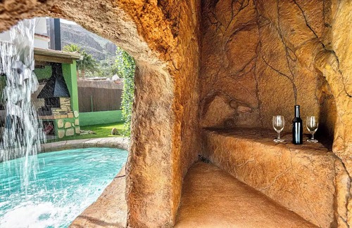 Agüimes Casa | Luxury Villa with waterfall and pool, Temisas town