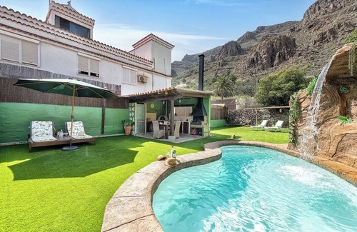 Agüimes Casa | Luxury Villa with waterfall and pool, Temisas town