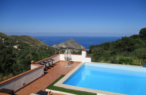 Cefalu Villa | Villas de lujo en Sicilia con piscina