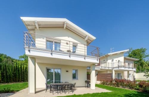 Padenghe sul Garda Villa | Luxury Villas Gardenia with Private Pool