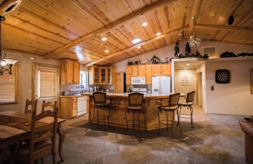 Summit Estates Casa | Luxury w Spa Foosball - DeCarlo House