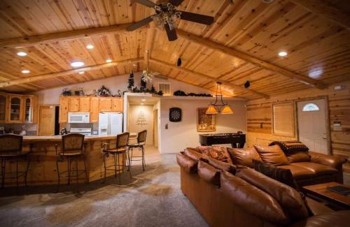 Summit Estates Apartamento | Luxury w Spa Foosball Near Summit - DeCarlo House