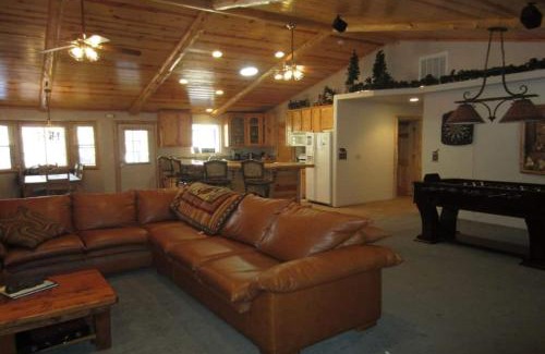 Summit Estates Apartamento | Luxury w Spa Foosball Near Summit - DeCarlo House