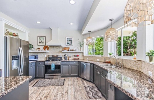 Twin Lakes Casa | Luxury Water Front Home, Private Pool, Spa, Tiki Bar, 37' Foot Dock with Kayaks