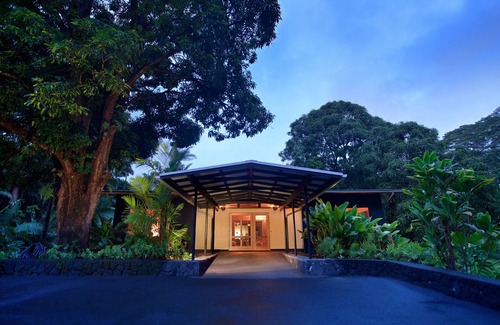 Hilo Casa | Luxury Waterfall Oasis: The Falls at Reed's Island