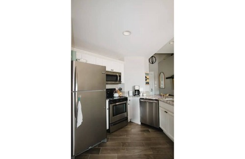 Portage Condominio | Luxury Waterfront 2 Bedroom Condo by Lake Michigan