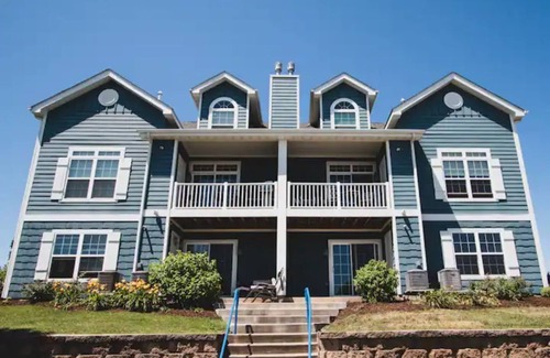 Portage Condominio | Luxury Waterfront 2 Bedroom Condo by Lake Michigan
