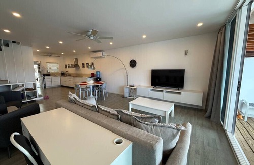 Jolly Harbour Casa | Luxury Waterfront Villa 431F