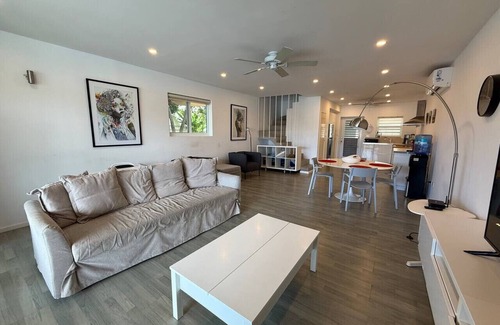 Jolly Harbour Casa | Luxury Waterfront Villa 431F