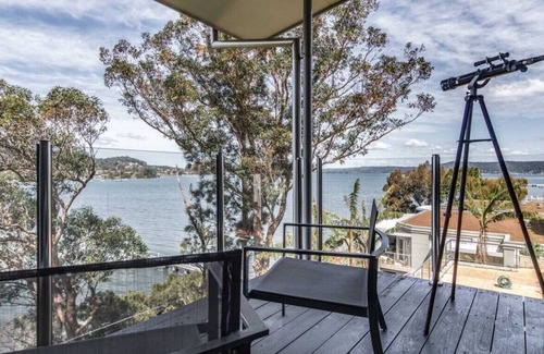 East Gosford Otro | Luxury Waterfront Retreat with Private Jetty