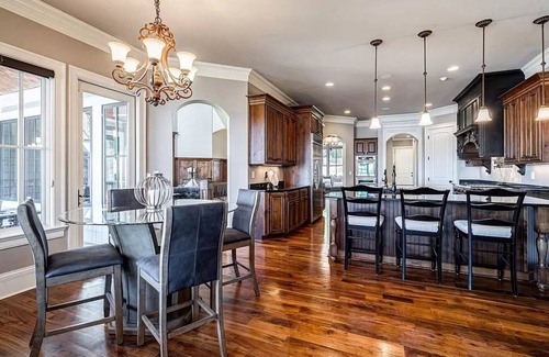 Reynolds Landing Casa | LUXURY WATERFRONT ESTATE PRIME SUMMER DATES NOW DISCOUNTED DUE TO CANCELLATION!