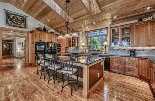 Oak Harbor Casa | Luxury Waterfront Lodge: Cocina Gourmet, 3 Chimeneas, Tina caliente, Nido de Águila Calva