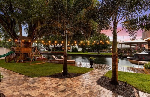 Homosassa Casa | Luxury Waterfront Pool Home w/spa & deep canal