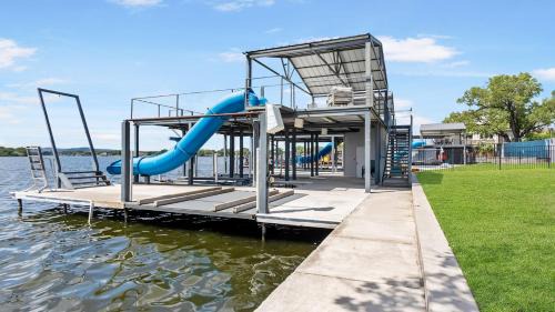 Kingsland Casa | Luxury Waterfront Pool Hot Tub Boat Slips