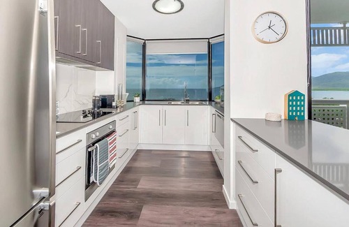 Cairns North Apartamento | 'Luxury Waterfront' Spectacular Oasis in the City