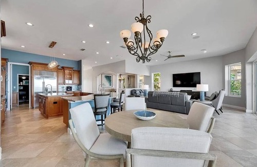 Balm Casa | Luxury Waterfront Paradise in Apollo Beach
