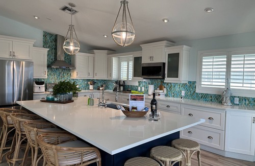 Key Largo Casa | Luxury Waterfront-Weekly Rental-Dock-Private Pool-Gated Community-Island Life!