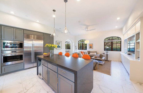Cloverdale Casa | Luxury Wine Country Retreat: 75 foot pool, 15 min to Healdsburg, Vineyard views