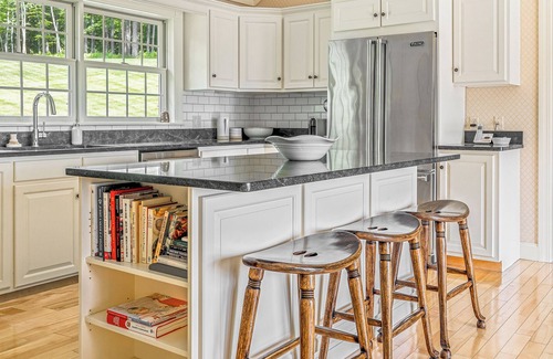 West Hartford Casa | Luxury Countryside Escape - pool, pond, any more!
