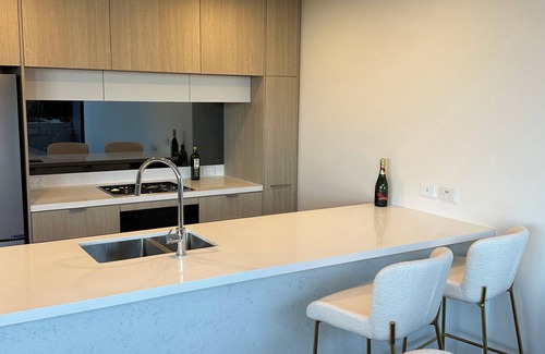 Woolooware Apartamento | Luxury Woolooware Apartment with Private Balcony, Bay Views & Resort Perks