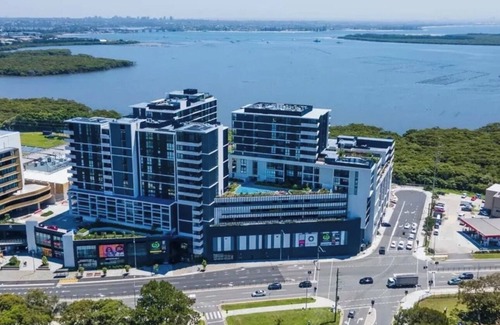 Woolooware Apartamento | Luxury Woolooware Apartment with Private Balcony, Bay Views & Resort Perks