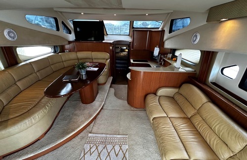 St. Augustine Alquiler De Eote | Luxury Yacht in St. Augustine with WiFi, AC, Heat, BT,55inch smart TV, and more