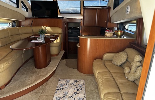 St. Augustine Alquiler De Eote | Luxury Yacht in St. Augustine with WiFi, AC, Heat, BT,55inch smart TV, and more