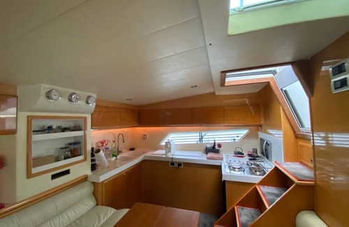 Trieste City Centre Alquiler De Eote | Luxury yacht Raffaelli Mistral Hard Top 50 "Bonita" in the center of Trieste