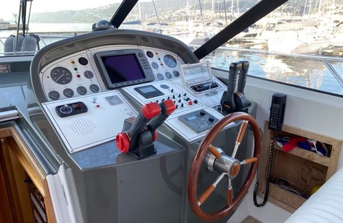 Trieste City Centre Alquiler De Eote | Luxury yacht Raffaelli Mistral Hard Top 50 "Bonita" in the center of Trieste
