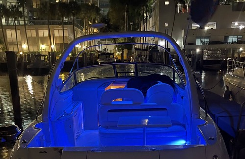 Aventura Alquiler De Eote | luxury yacht, romantic and moom night in averntura.