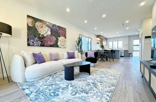 Greenlane Casa | Luxury4B Holiday House in Central Greenlane - ASB showgrounds & Cornwall Park