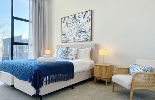 Greenlane Casa | Luxury4B Holiday House in Central Greenlane - ASB showgrounds & Cornwall Park