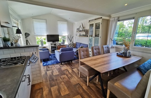 Burgh-Haamstede Chalet De Esquí | Luxus Chalet bei Renesse 48 qm2