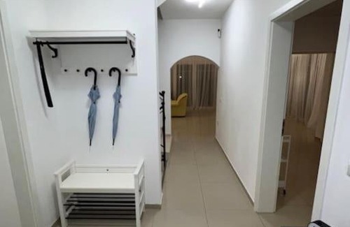 Neukoelln Apartamento | Luxus-Doppelhaushälfte im ruhigen Blumenviertel