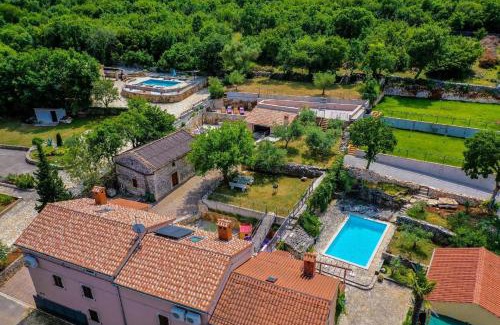 Rakalj Casa | Luxusvilla auf geräumigem privaten Eigentum