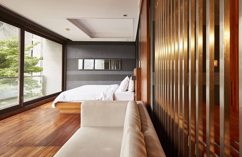 Chidlom Hotel | LUXX Langsuan Hotel