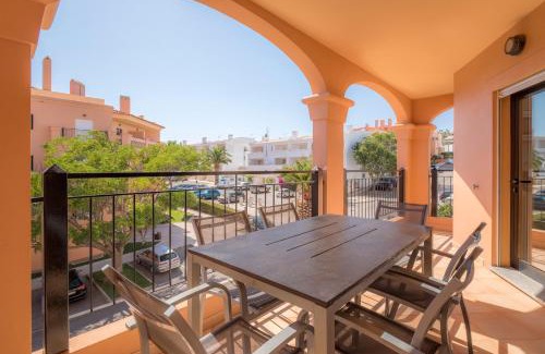 Praia da Luz Apartamento | Luz casas- BayLuz apart,pool,beach, tennis, wifi,aircon