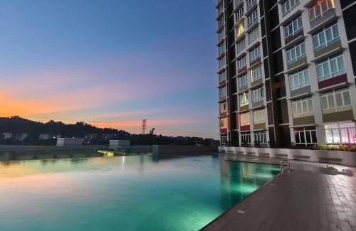 Kuantan Apartamento | LV8 MesraHomez Poolview 1-3 pax