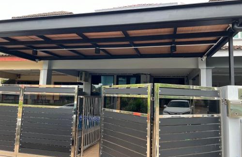 Kuantan Casa | LW homestay Bukit Setongkol near Menara 188, HTAA